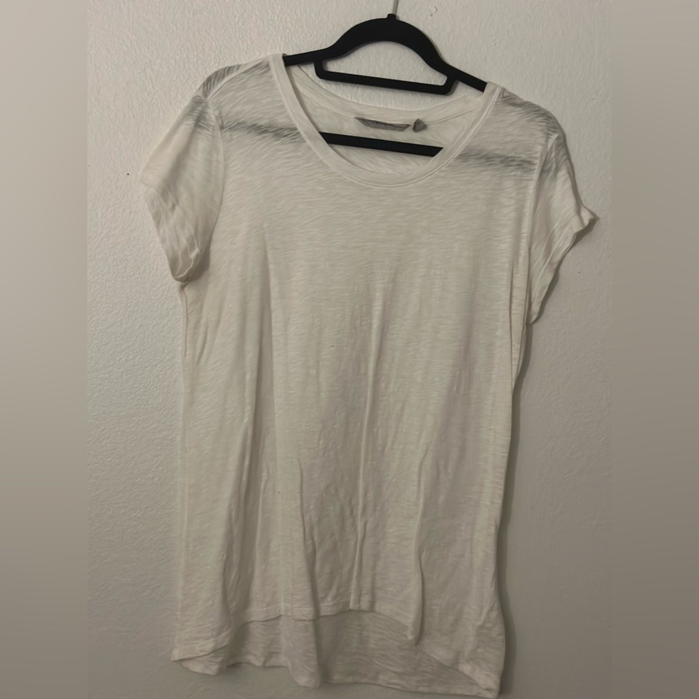 White Athleta tshirt. Very good condition.